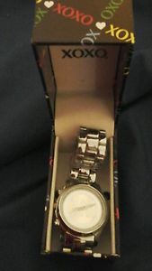 Brand new silver color watch.stainless steel.