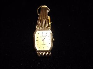 590 18k yellow gold concord quarts women's watch 30 grams 7 inch w/safety chain