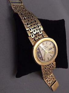 1972 (N2) Bulova Accutron Accuquartz, solid 18K Gold case and bracelet, WOW, 95g