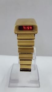 GIRARD PERREGAUX GP Casquette Herrenuhr No. 9931 RF- LED Watch 1979
