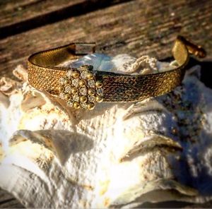Elegant Vintage 18k Gold and Diamond Woman's Flip-Top Bracelet Watch