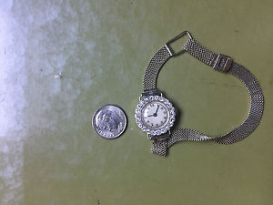 WOW!  ESTATE VINTAGE WG WHITE GOLD DIAMOND WATCH W/ MESH BAND