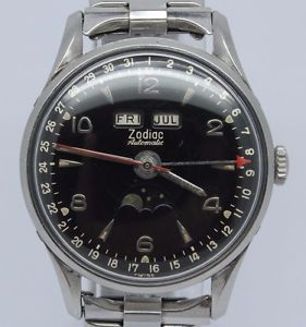 VINTAGE Zodiac Automatic Triple Date Moonphase Mens 34mm Steel Watch Great Dial
