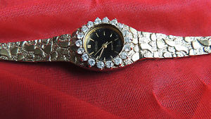 Very Nice Ladies Solid 14k Yellow Gold Nugget Watch with Clear Stones
