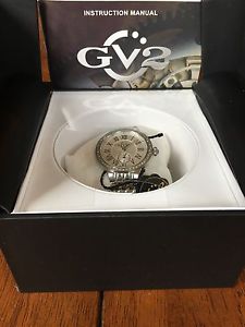 GV2 Women's 9100 Astor Diamond Limited Edition Watch