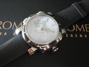 Romain Jerome Mo