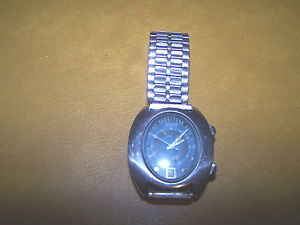 VINTAGE  LeCOULTRE AUTOMATIC MEMOVOX WRISTWATCH