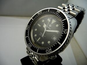 ZODIAC (ZENITH) VINTAGE STEEL 200 METERS DIVERS 41 MM. WATCH  DOTS TRITIUM DIAL!