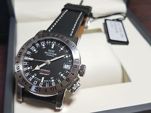 Glycine Men's 3917.196-66.LB9B Airman 17 Automatic Black Dial Black Leather