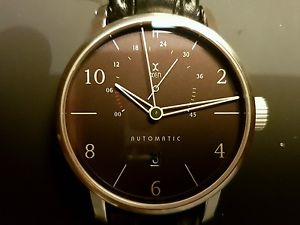 XEN XM0001 Engraved, limitiert 63/99, Gangreserve, Black Automatic
