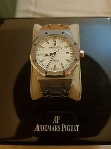 Audemars Piguet 15400ST.OO.1220ST.02