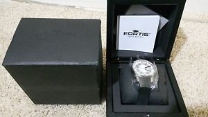 Fortis Men's 623.10.37 SI.01 Spacematic Classic White Automatic Silicone Watch