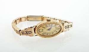 Vintage Swiss Made Oval Ladies Watch, 18kt gold case, Early 20th Century (V3189)