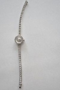 Zarte Exclusive  Damen Brillant Schmuckuhr, ca. 3 ct. Brillanten , in 750 W-Gold