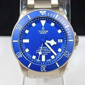 TUDOR PELAGOS BLUE DIAL AUTOMATIC TITANIUM MEN`S WATCH 25600TB