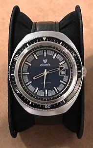 RARE VINTAGE NIVADA AUTOMATIC DIVER 100 ATM INCABLOC (CIRCA 1970)