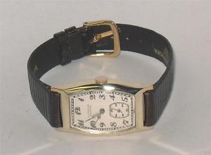 E Gubelin Rare Solid 14K Gold Tonneau Case Swiss Dress Watch For Men - Serviced