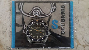VINTAGE SCUBAPRO 500 DIVER WATCH WITH VINTAGE SCUBAPRO PATCH