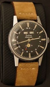 ZODIAC TRIPLE CALENDAR AUTOMATIC MOONPHASE REFERENCE. 742-908