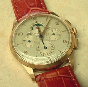 18K UNIVERSAL GENEVE TRI COMPAX TRIPLE CALENDAR MOON PHASE WRISTWATCH