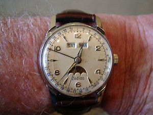 Zodiac Older. Day Date Moon Phase Watch. Beautiful Condition 33mm manual wind
