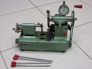 Machine à rouler les pivots Pivofix Pivot burnishing tool Zapfenrolliergerät