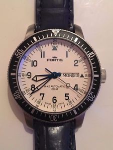 Fortis B-42 auto day date comme neuve as new garantie warranty Not marinemaster!