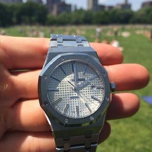 Box and Papers Audemars Piguet Royal Oak Automatic 15400ST.OO.1220ST.02