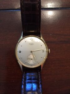 Vintage Universal Geneve 18k Solid Gold Case With Bombay Lugs, caliber 128