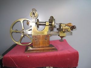 TOUR D'HORLOGER  en acier et laiton,