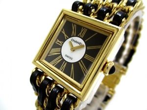 Polished CHANEL Mademoiselle MOP