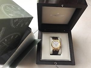 Audemars Piguet Royal Oak Chronograph Solid 18K Yellow Gold - 39mm