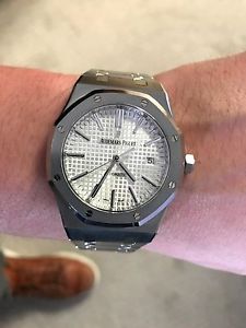 Audemars Piguet Royal Oak Automatic 15400ST.OO.1220ST.02 MINT CONDITIONS!!