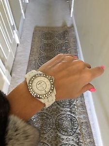 Chanel J12 H2430 Ladies 38mm White Ceramic Diamond Bezel & Dial Quartz