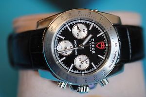 Tudor Chronographe 20300 avec boite et tous les Papiers