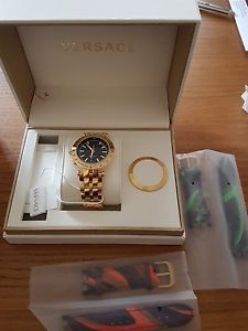 VERSACEV-Race Black Dial Gold-tone Men's DialItem No. VAH070016