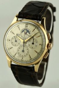 CHRONOGRAPH - UNIVERSAL TRI-COMPAX - um 1945 - 18K ROSÉ GOLD