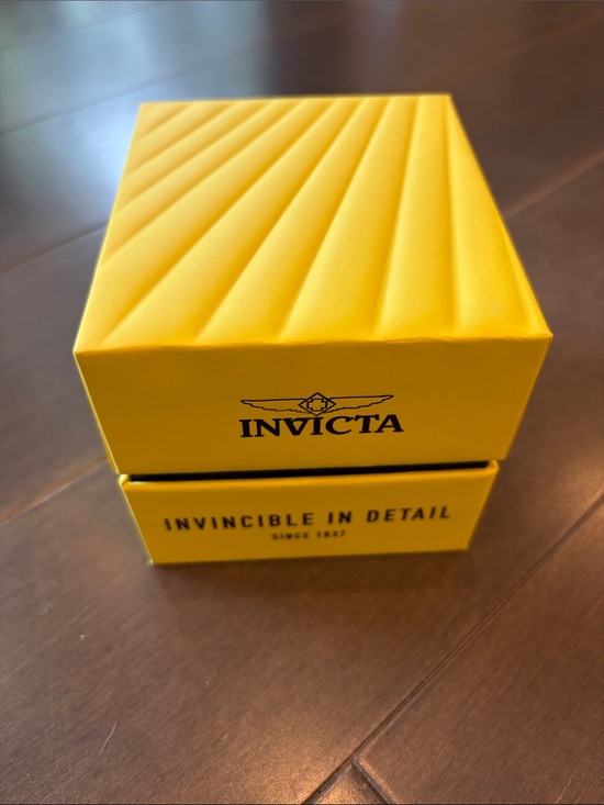 Invicta men’s watch image 1