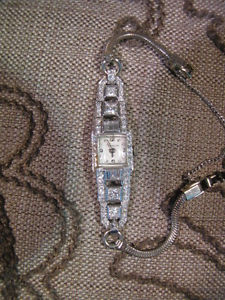 Vintage Ladies 2.28k Diamond & Platinum GENEVA Watch I Color With VS2 Clarity