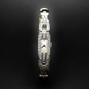 Montre dame Epoque Art Déco vers 1925 en  platine et  2.0 Cts diamants.