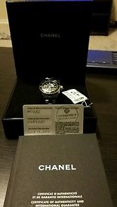 Chanel J12 H0682 with certificate