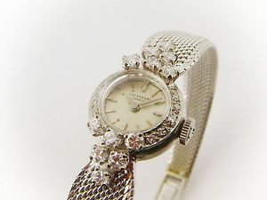 Universal Genève Damenschmuckuhr in  750/- Weißgold mit 22 Brillanten!