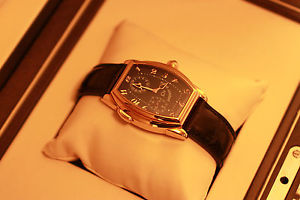 Jaquet Droz Tonneau GMT Hommage Londres 1774 18K Rose Gold Mechanical winding