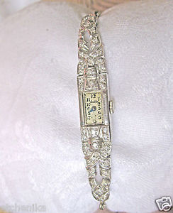 Watch lady gold platinum diamonds. Poinçon.1930 Montre dame platine or diamants
