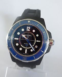 Montre Chanel J12 Marine ceramique