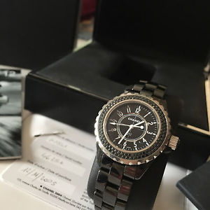 Chanel J12 Black Ceramic e diamanti scatola e garanzia originali ref H0941