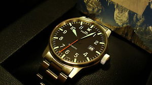 FORTIS FLIEGER PILOTS CLASSIC AUTOMATIC DATE MODEL 595.11.41 M on  Bracelet