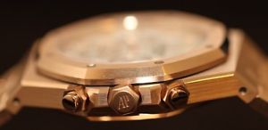 Pre-owned Royal Oak Audemars Piguet In 18k Gold Chronograph