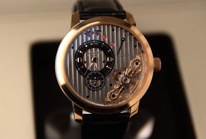 Glashutte Original PanoInverse XL 42mm 18K Gold  66-01-01-01-05 Box/Paper $25900