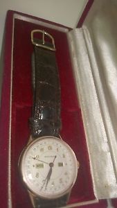MONTRE  MOVADO OR 18 CARATS  ET CROCO TRIPLE CALENDRIER AUTHENTIQUE TRES RARE